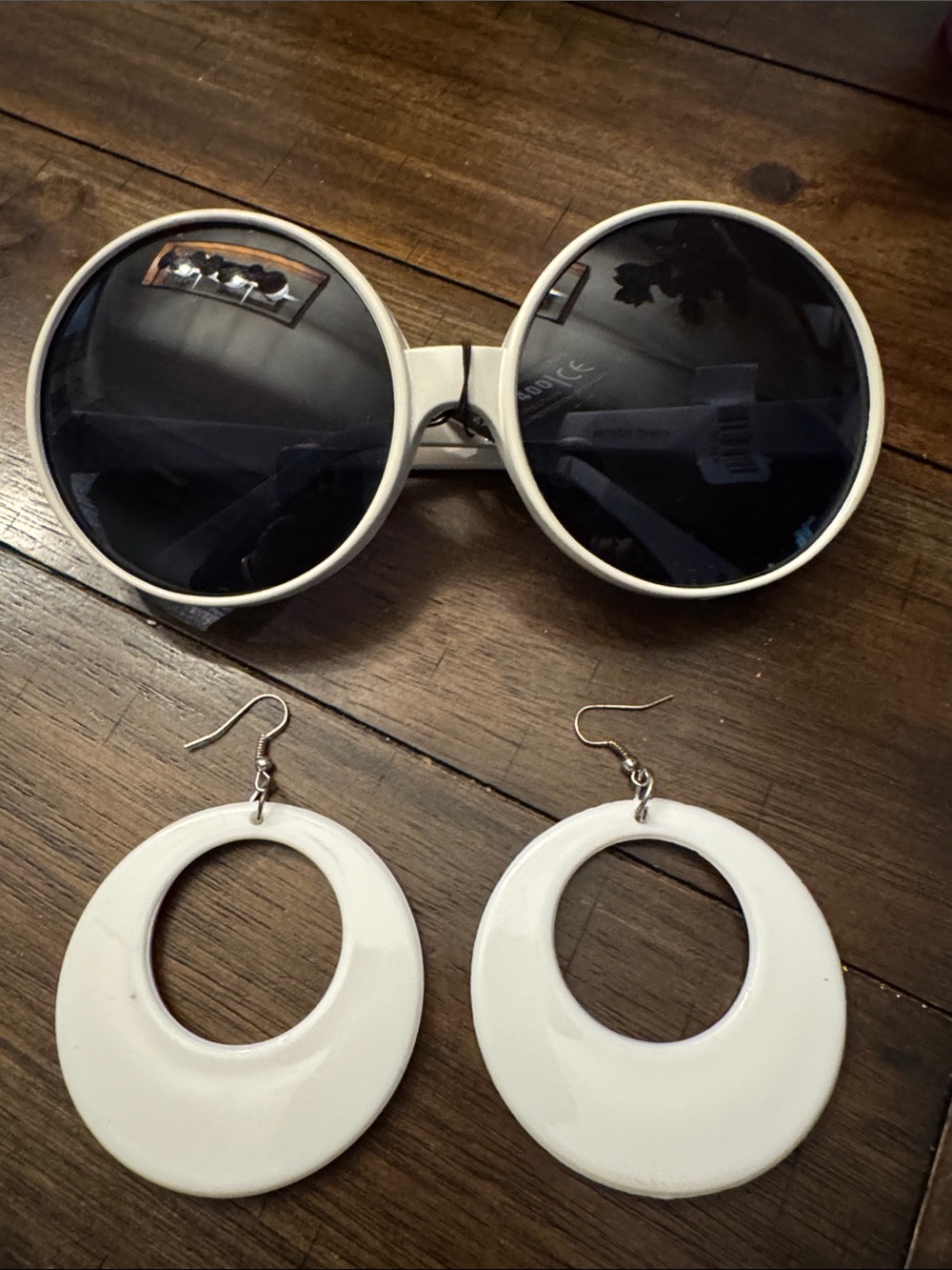Fun 60’s Oversized White Sunglasses w Black Lenses and White Hoop Earrings